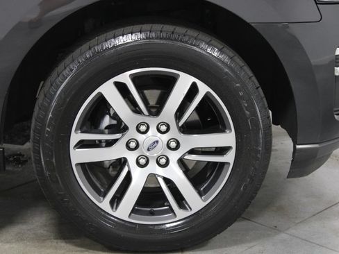 Used 2024 Ford Expedition Limited RWD image 12