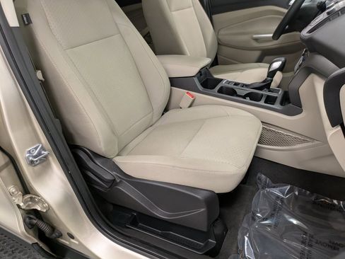 Used 2018 Ford Escape SE image 28