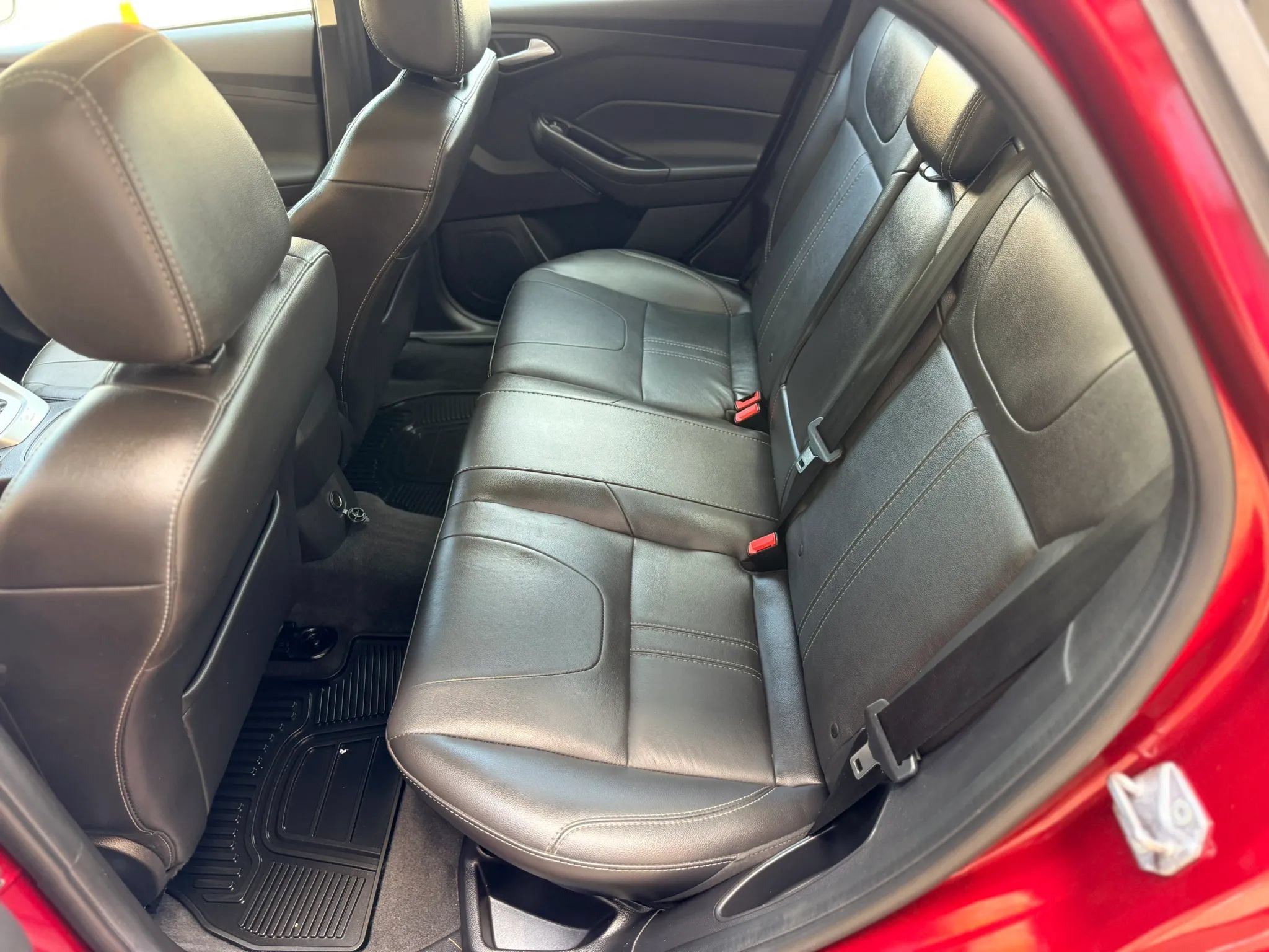 Used 2014 Ford Focus SE w/ Equipment Group 201A FWD image 18