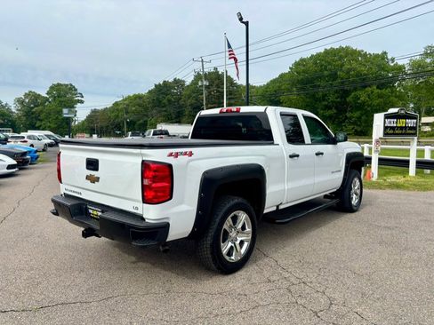 Used 2019 Chevrolet Silverado 1500 Custom w/ Custom Convenience Package AWD/4WD image 8