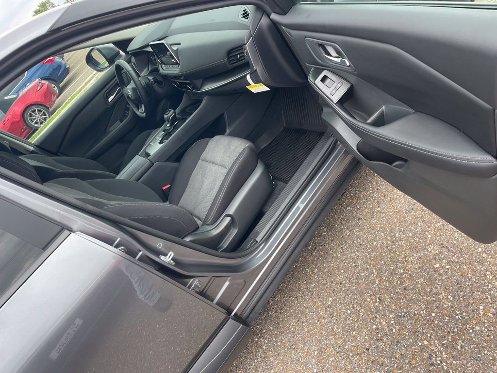 Certified 2026 Nissan Rogue SV FWD image 20