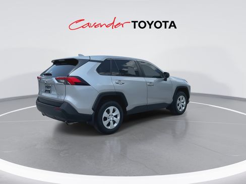 Used 2022 Toyota RAV4 LE FWD image 8
