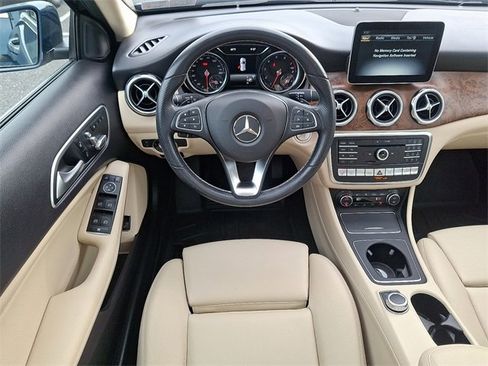 Used 2020 Mercedes-Benz GLA 250 4MATIC image 11