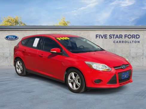 Used 2014 Ford Focus SE FWD image 2