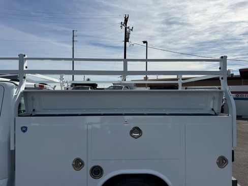 New 2026 Ford F250 XL w/ XL Chrome Package image 15