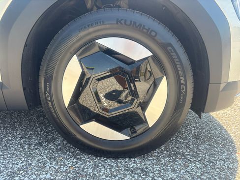 Used 2024 Kia EV9 Light Long Range image 31