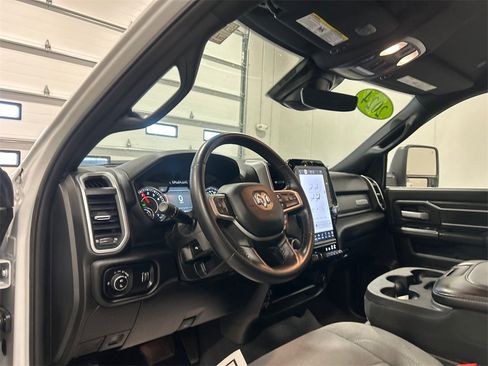 Used 2024 RAM 2500 Big Horn w/ Safety Group image 18