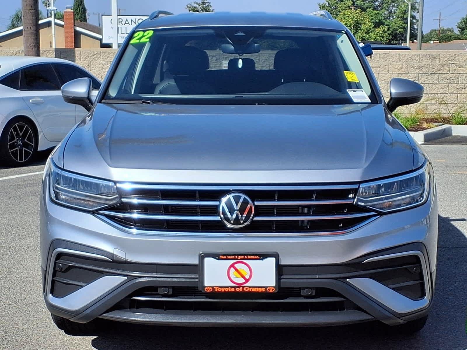 Used 2022 Volkswagen Tiguan SE FWD image 2