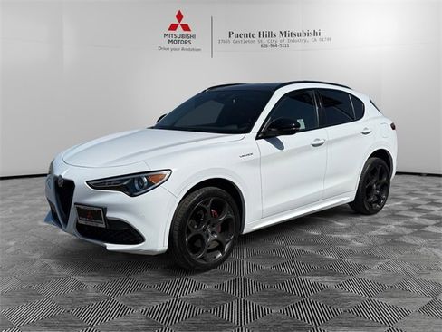 Used 2022 Alfa Romeo Stelvio Veloce image 1