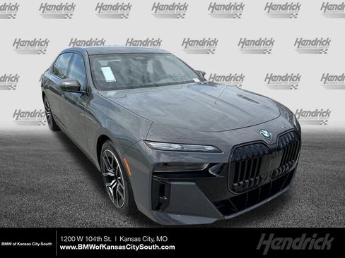 New 2026 BMW 760i xDrive AWD/4WD image 1