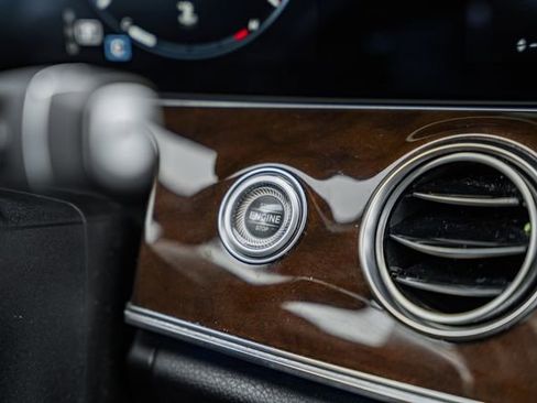 Used 2023 Mercedes-Benz E 350 4MATIC Sedan image 27