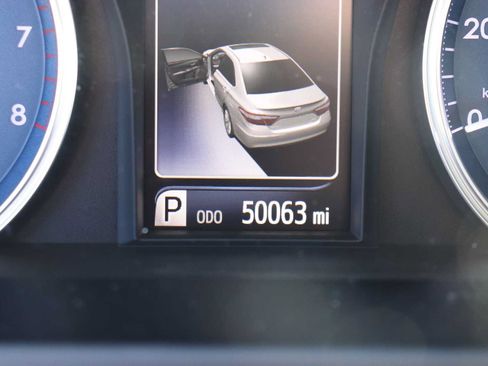 Certified 2016 Toyota Camry LE FWD image 11