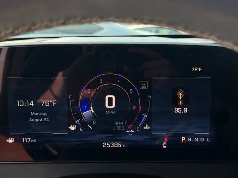 Used 2025 Chevrolet Traverse LT w/ Sun and Wheel Package FWD image 19