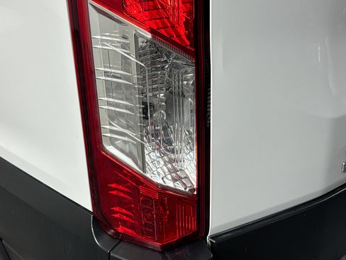 Used 2023 Ford Transit 350 XLT image 31