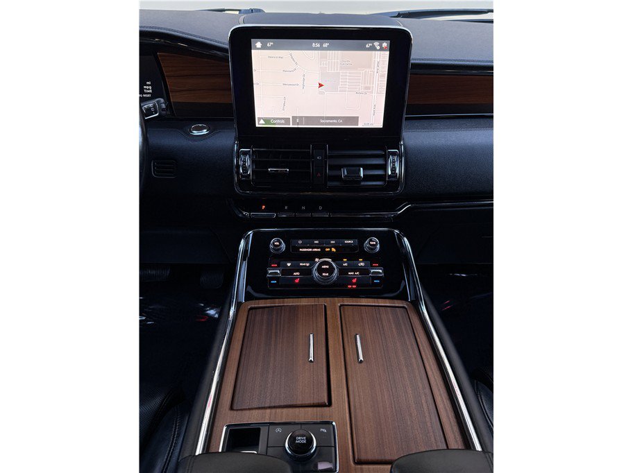 Used 2019 Lincoln Navigator L Select RWD image 11