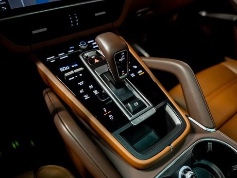 Used 2021 Porsche Cayenne Turbo image 50