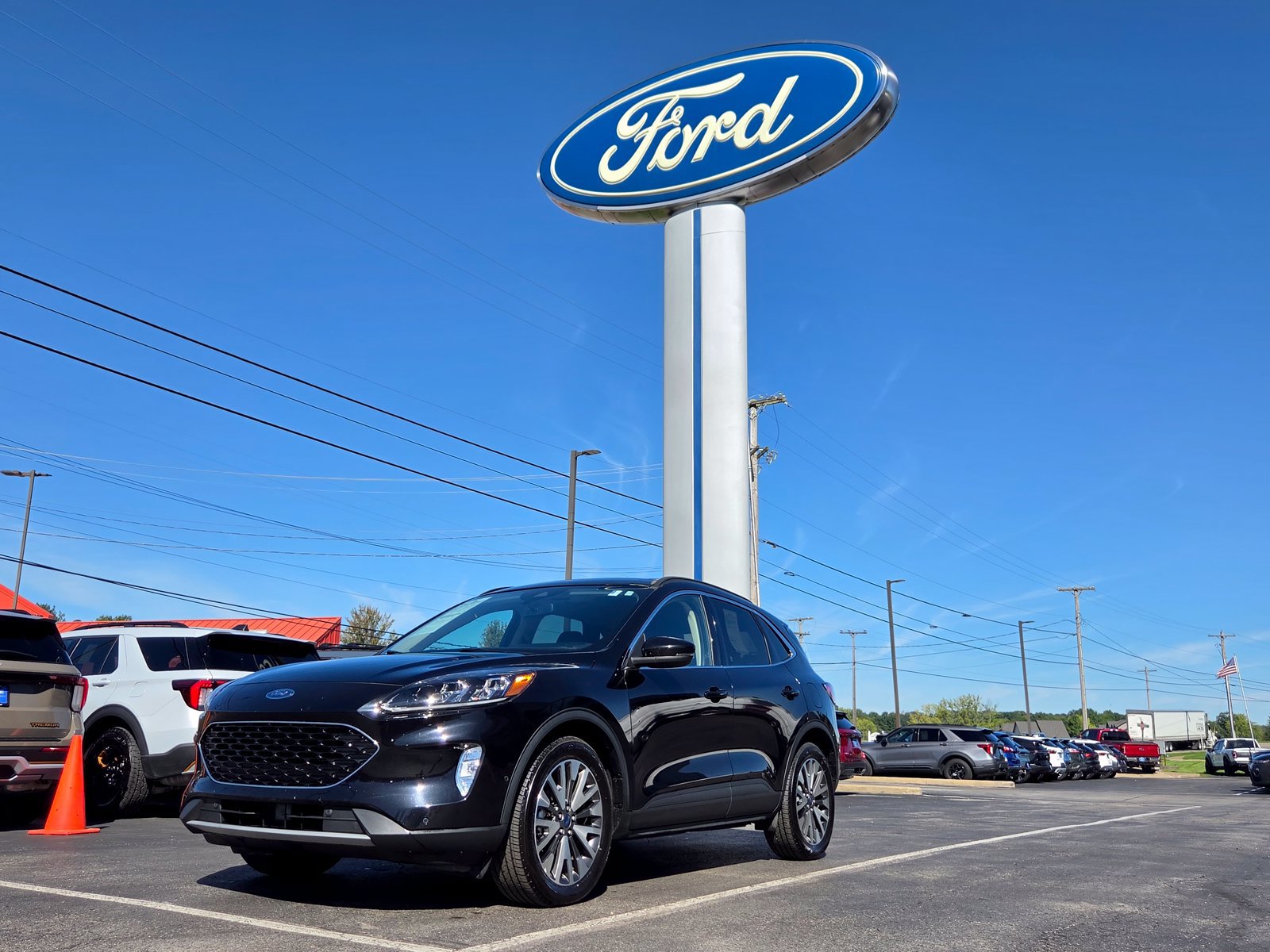 Used 2020 Ford Escape Titanium w/ Titanium Premium Package 2.0 AWD/4WD image 9