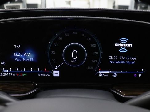 Used 2022 Cadillac Escalade ESV Premium Luxury image 38