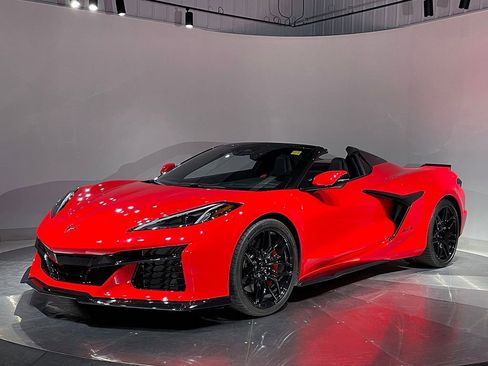 Used 2024 Chevrolet Corvette Z06 RWD image 40