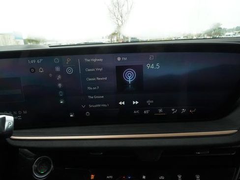 Used 2025 Buick Envision Sport Touring AWD/4WD image 21