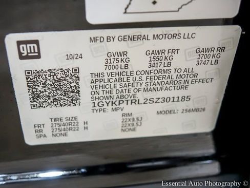 New 2025 Cadillac Lyriq Luxury w/ LPO, Floor Liner Package image 23