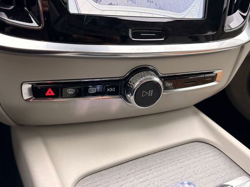 New 2026 Volvo V60 B5 Cross Country Ultra w/ Climate Package image 18