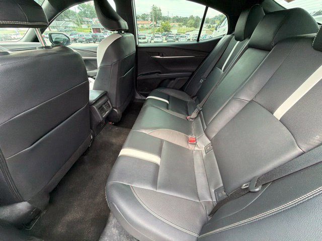 Used 2025 Toyota Camry SE w/ Convenience Package FWD image 20