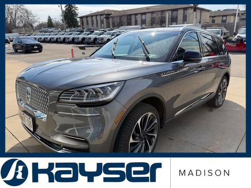 Used 2023 Lincoln Aviator Reserve w/ Equipment Group 201A image 2