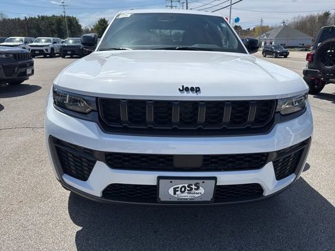 New 2026 Jeep Grand Cherokee Altitude AWD/4WD image 8