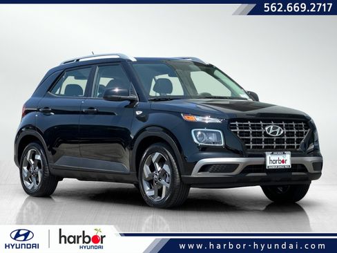 New 2025 Hyundai Venue SEL image 1