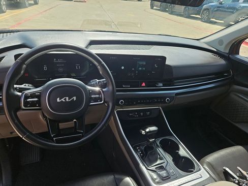 Used 2025 Kia Carnival LXS image 16