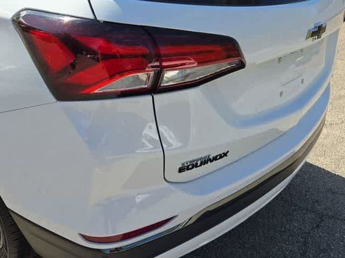 Used 2023 Chevrolet Equinox RS FWD image 11
