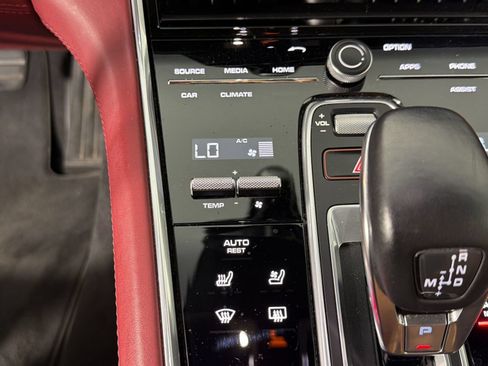 Certified 2019 Porsche Panamera image 18
