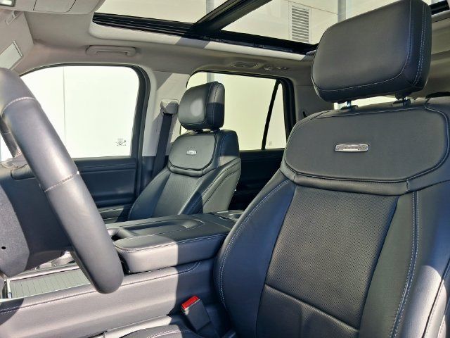 Used 2025 Ford Expedition Max Platinum AWD/4WD image 12
