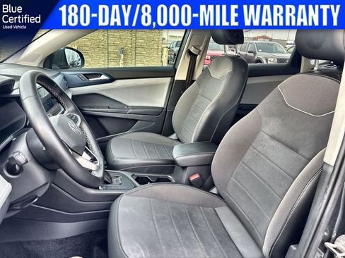 Used 2023 Volkswagen Taos SE w/ Panoramic Sunroof Package image 20