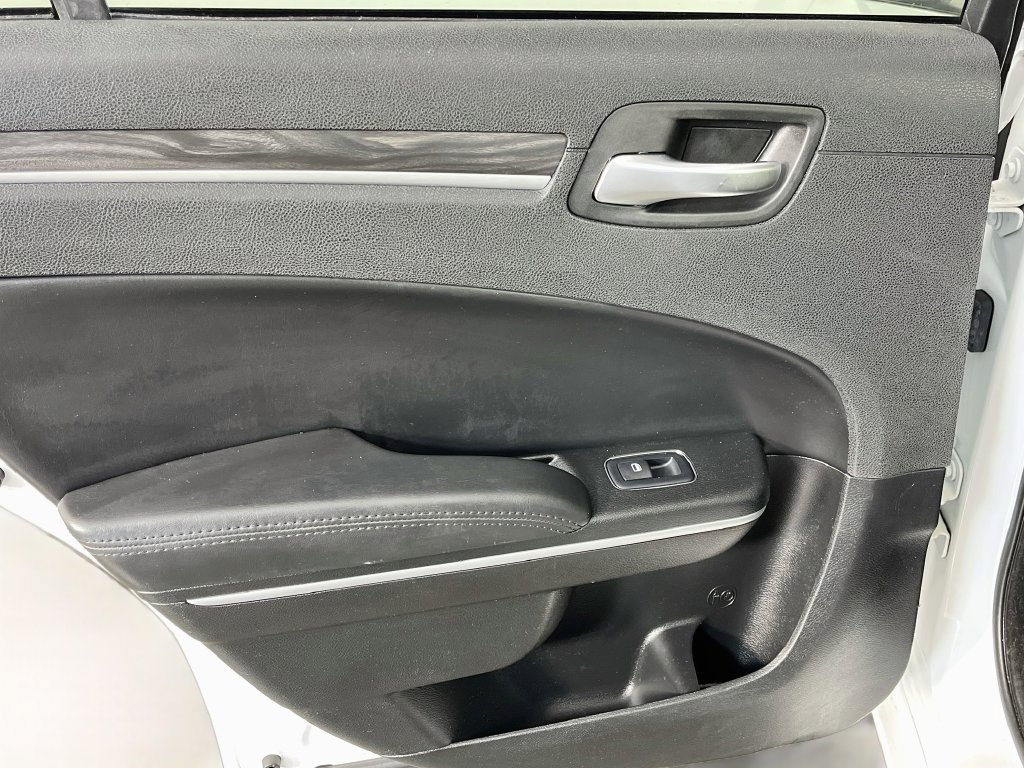 Used 2019 Chrysler 300 Touring w/ Sport Appearance Package RWD image 28