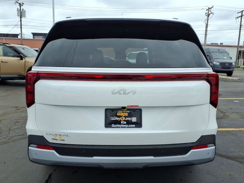 New 2026 Kia Carnival EX FWD image 7
