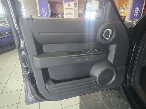 Used 2011 Dodge Nitro Heat image 7