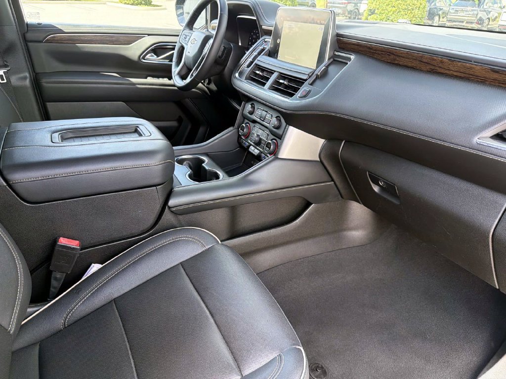 Used 2022 Chevrolet Suburban Premier AWD/4WD image 10