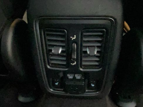 Used 2015 Jeep Grand Cherokee High Altitude image 11