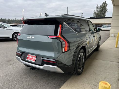 Certified 2024 Kia EV9 Land image 5
