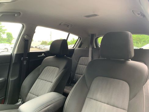 Used 2020 Kia Sportage LX image 14