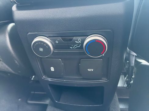 Used 2021 Ford Explorer XLT w/ Equipment Group 202A AWD/4WD image 32
