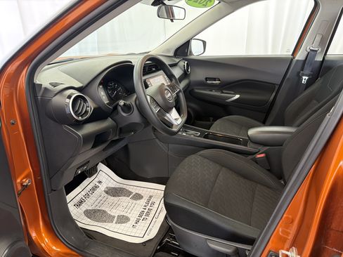 Used 2023 Nissan Kicks SV FWD image 6