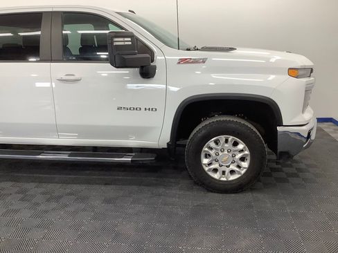 Used 2024 Chevrolet Silverado 2500 LT AWD/4WD image 24