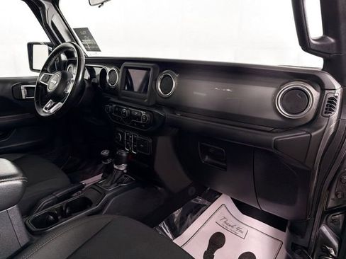 Used 2021 Jeep Wrangler Unlimited Sahara AWD/4WD image 28