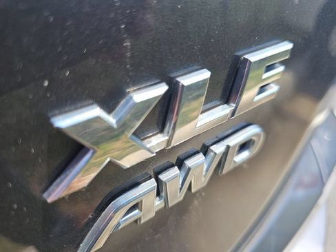 Used 2018 Toyota RAV4 XLE w/ Plus Extra Value Package AWD/4WD image 8