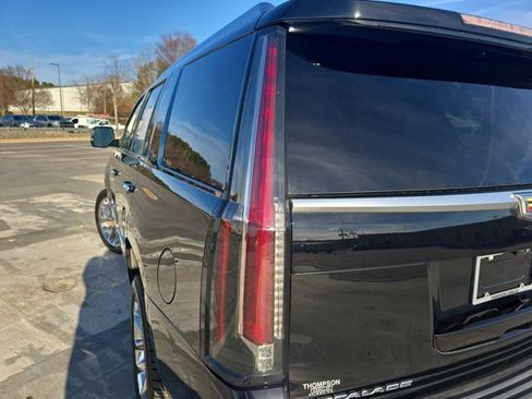 Used 2018 Cadillac Escalade Platinum image 34