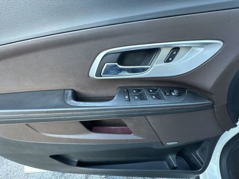 Used 2014 Chevrolet Equinox LTZ image 24