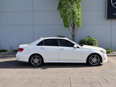 Used 2016 Mercedes-Benz E 400 4MATIC Sedan image 5